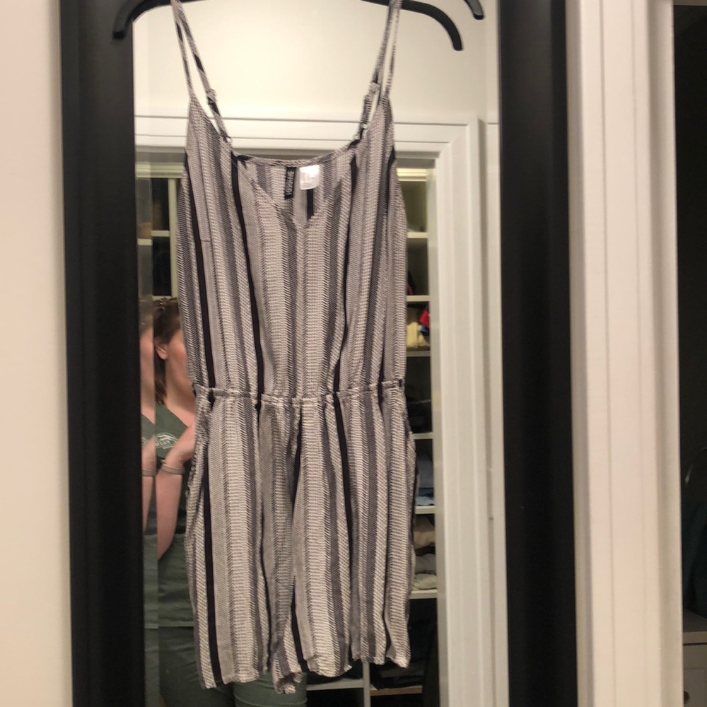 Romper with pockets!